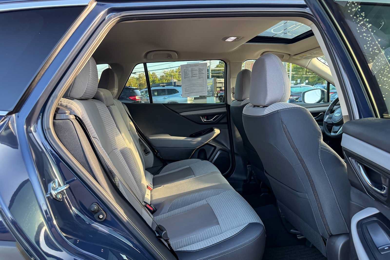 Used 2025 Subaru Outback Premium AWD/4WD image 10
