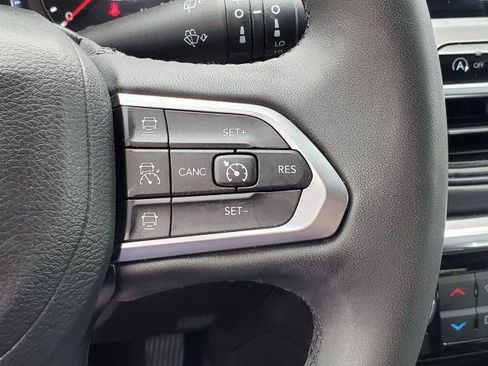 Used 2023 Jeep Compass Limited AWD/4WD image 13