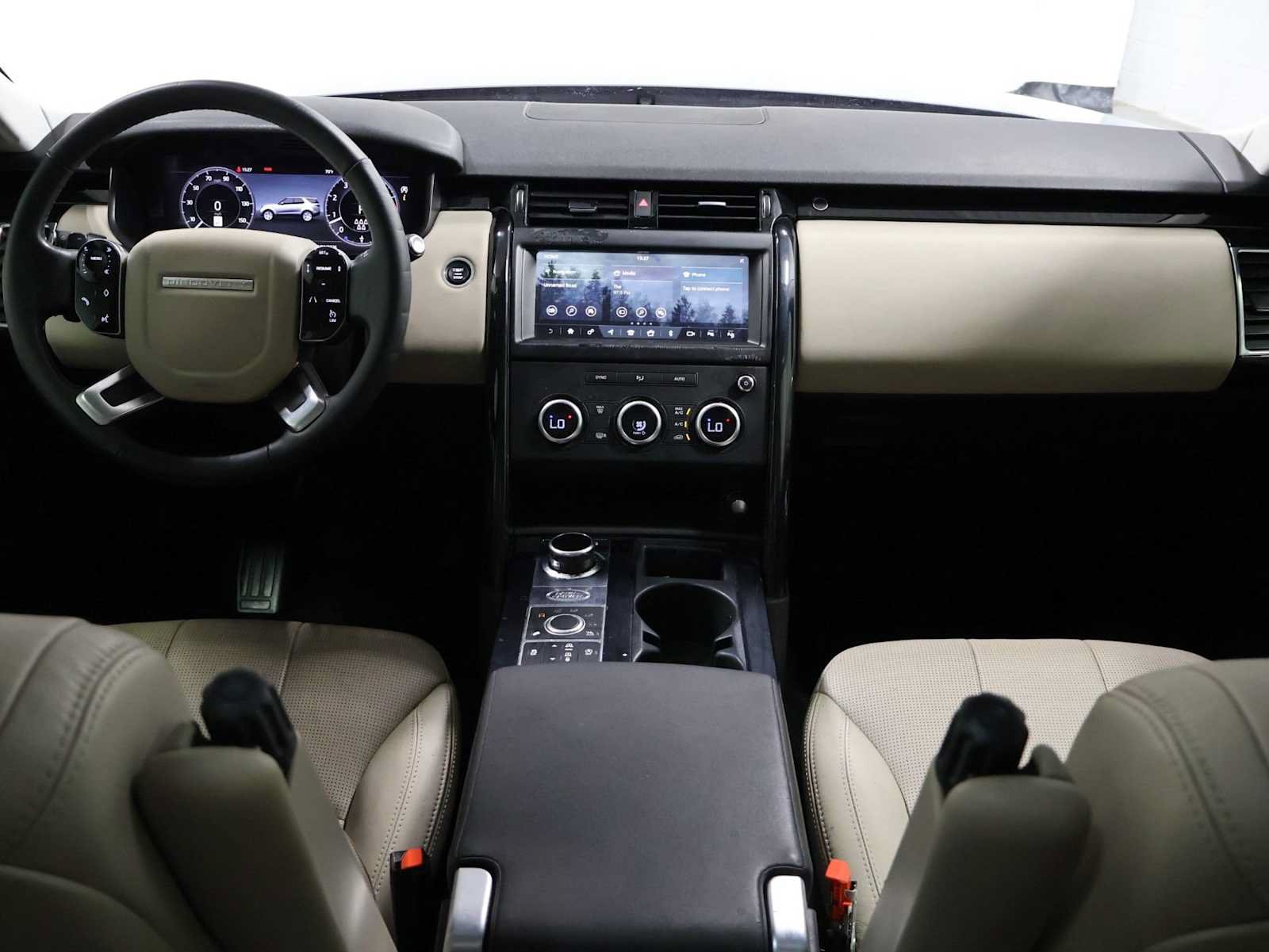 Used 2020 Land Rover Discovery SE AWD/4WD image 23