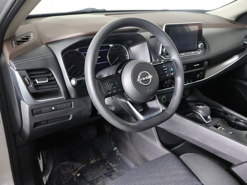 Used 2023 Nissan Rogue SV image 30