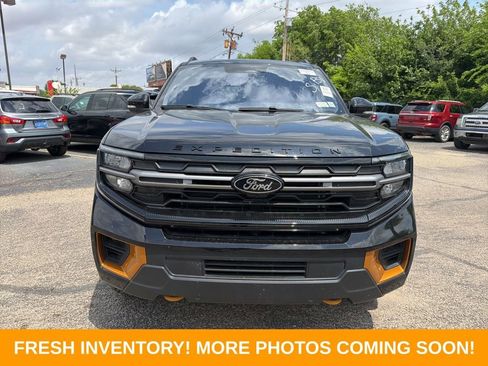 Used 2025 Ford Expedition Tremor image 2