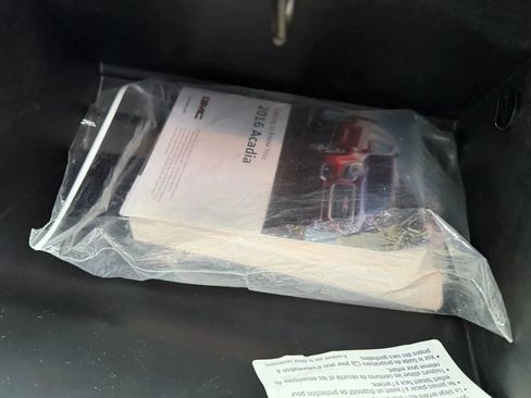 Used 2016 GMC Acadia SLT image 30