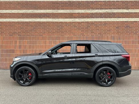 Used 2023 Ford Explorer ST w/ Equipment Group 401A image 2