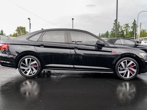 Used 2019 Volkswagen Jetta GLI image 9