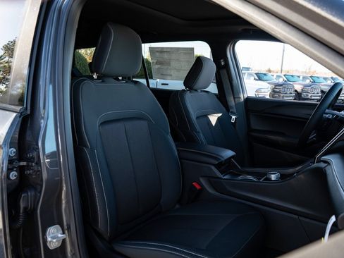 Used 2025 Jeep Grand Cherokee L Laredo RWD image 23