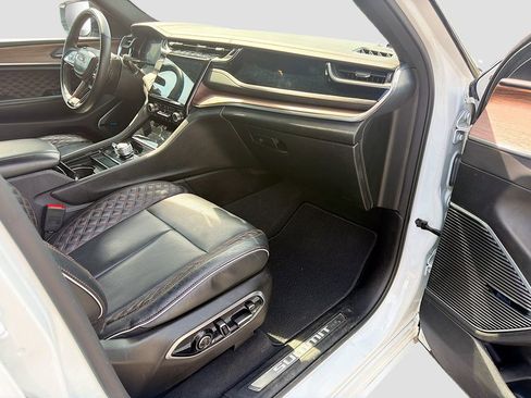 Used 2023 Jeep Grand Cherokee L Summit w/ Advanced Protech Group IV AWD/4WD image 14
