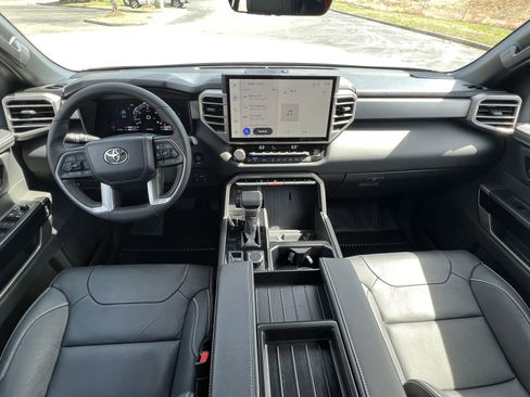 Used 2026 Toyota Tundra Limited AWD/4WD image 18