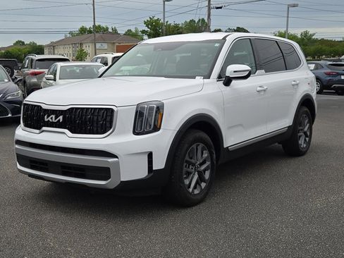 Used 2025 Kia Telluride LX FWD image 1