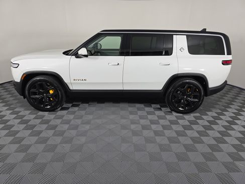 Used 2023 Rivian R1S Adventure image 2