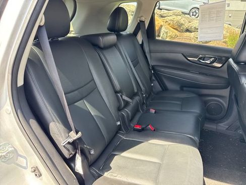 Used 2017 Nissan Rogue SL w/ SL Premium Package AWD/4WD image 12