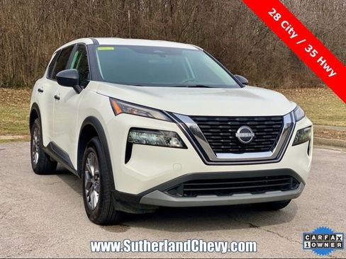 Used 2023 Nissan Rogue S image 9