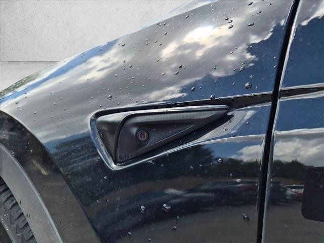 Used 2022 Tesla Model Y Performance AWD/4WD image 12