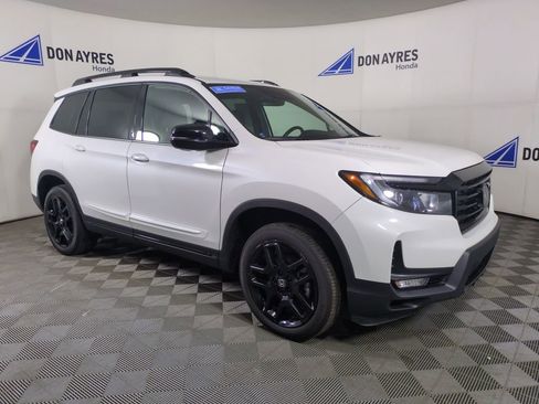 Certified 2024 Honda Passport Black Edition image 11