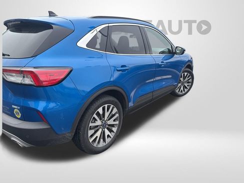 Used 2020 Ford Escape Titanium image 5