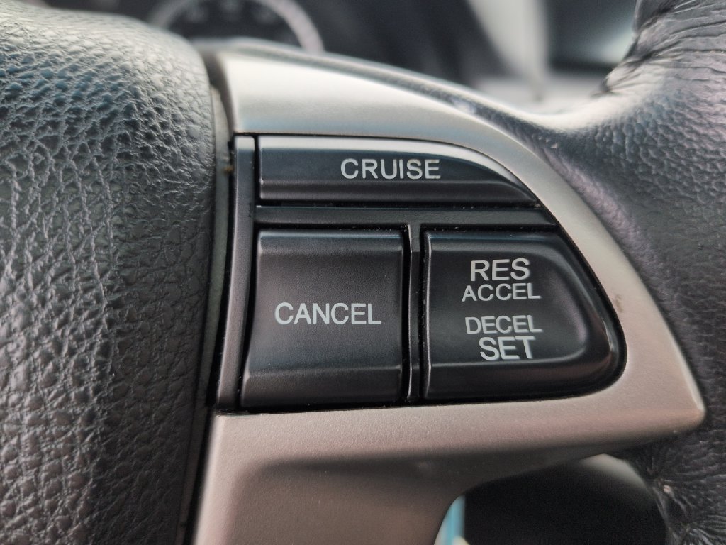 Used 2011 Honda Accord EX-L image 19