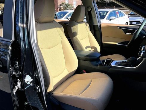 Certified 2025 Toyota RAV4 XLE image 10