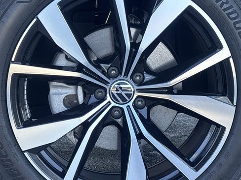 New 2026 Volkswagen Atlas Cross Sport SEL Premium R-Line image 12