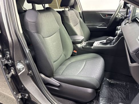Used 2024 Toyota RAV4 XLE AWD/4WD image 39