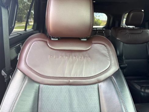 Used 2022 Ford Explorer Platinum w/ Equipment Group 601A AWD/4WD image 37