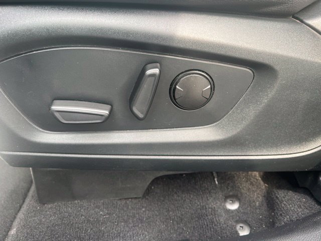 Used 2020 Ford Explorer XLT w/ Equipment Group 202A AWD/4WD image 12