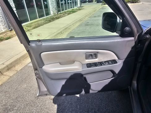 Used 2002 Toyota 4Runner SR5 RWD image 12