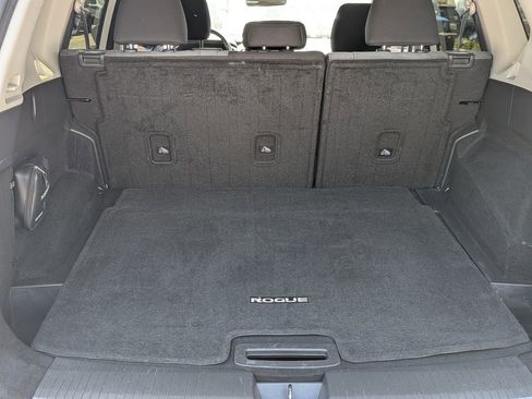Used 2023 Nissan Rogue SV FWD image 7