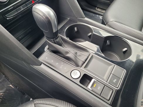 Used 2022 Volkswagen Atlas Cross Sport SE image 23