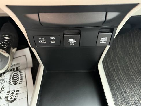 Used 2025 Honda Odyssey Touring image 37