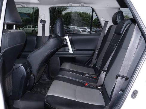 Used 2020 Toyota 4Runner SR5 Premium w/ Moonroof Package AWD/4WD image 21