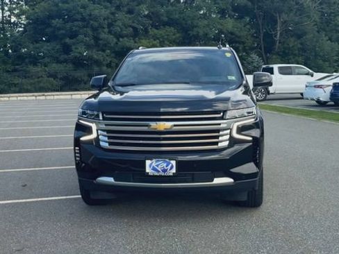 Used 2024 Chevrolet Tahoe High Country AWD/4WD image 3