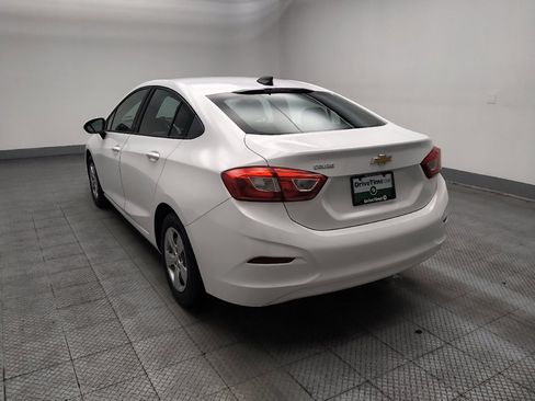 Used 2017 Chevrolet Cruze LS FWD image 5