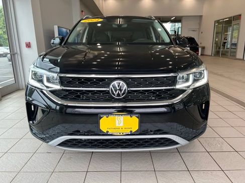 Used 2024 Volkswagen Taos SEL AWD/4WD image 2