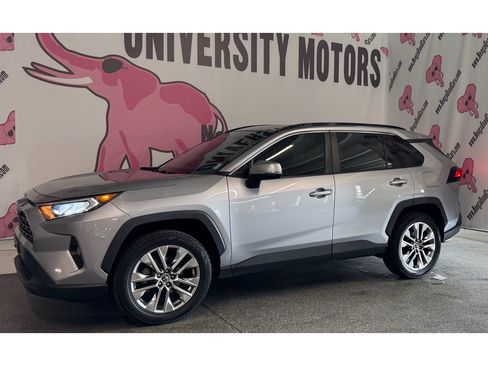 Used 2019 Toyota RAV4 XLE Premium w/ Cold Weather Package AWD/4WD image 7