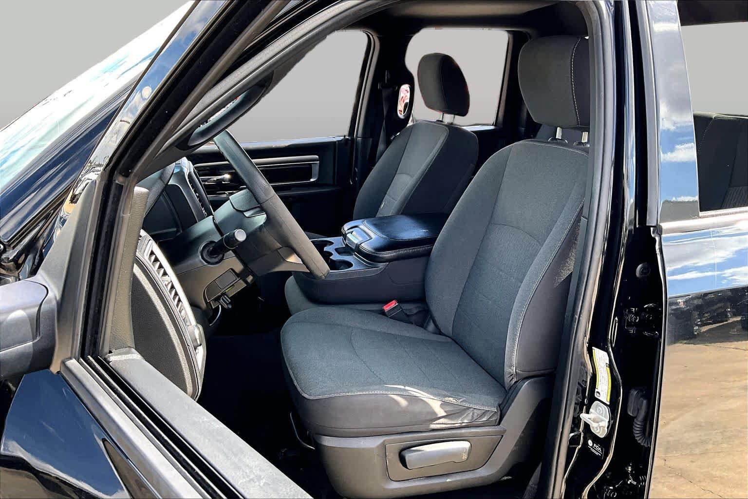 Used 2024 RAM 1500 Warlock w/ Electronics Group RWD image 8