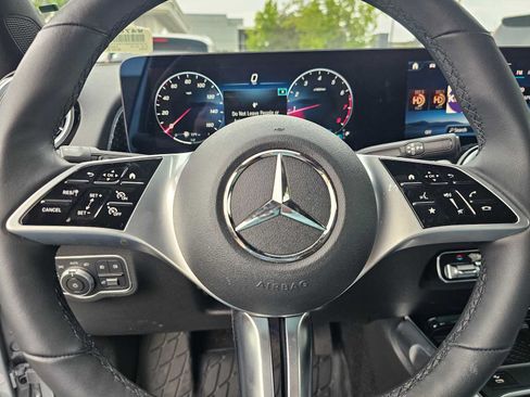 Used 2026 Mercedes-Benz GLB 250 image 22