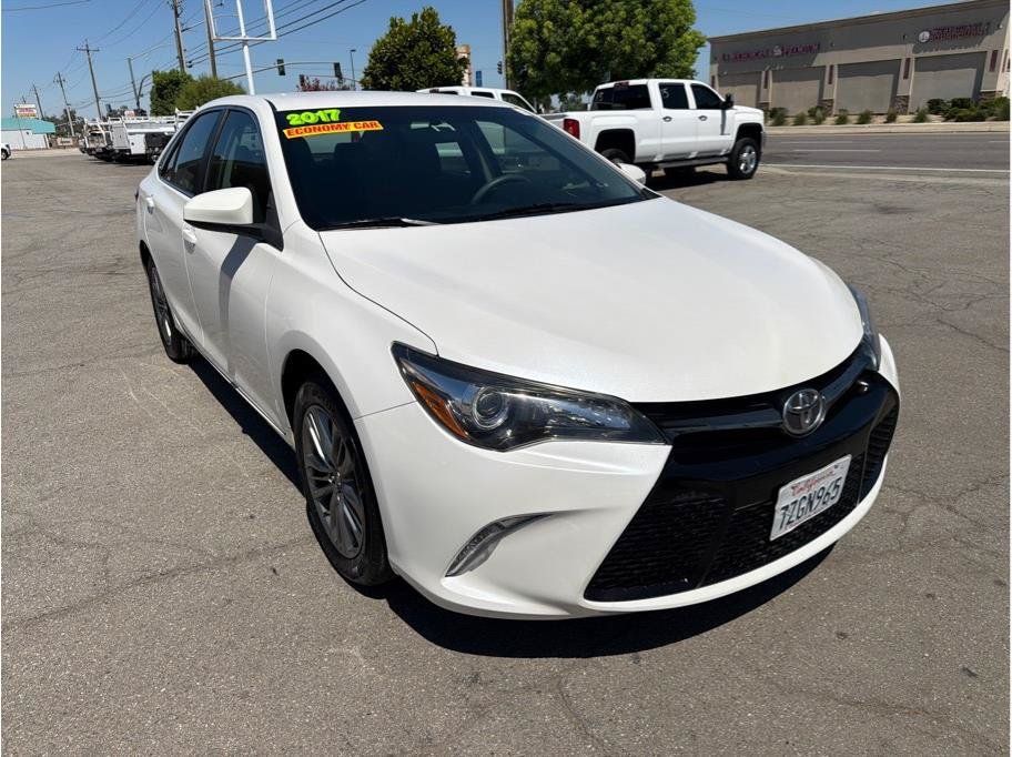 Used 2017 Toyota Camry SE FWD image 2
