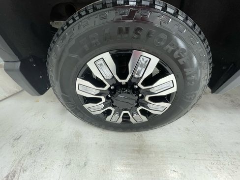 Used 2024 GMC Sierra 2500 Denali w/ Denali Reserve Package AWD/4WD image 6
