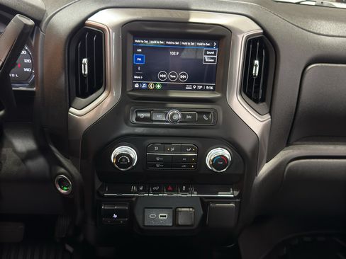 Used 2025 GMC Sierra 2500 Pro AWD/4WD image 28