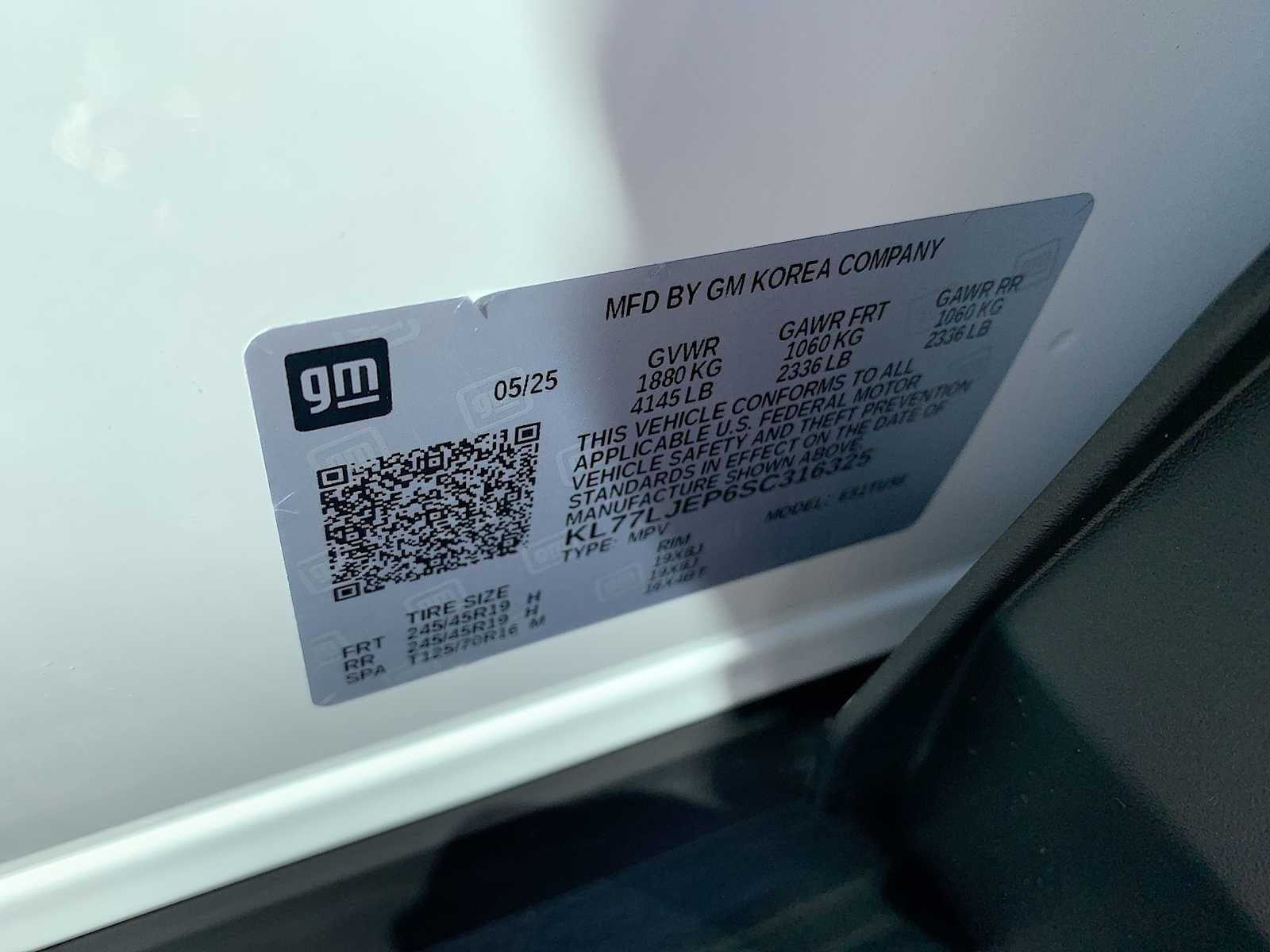 Certified 2025 Chevrolet Trax RS w/ Sunroof Package FWD image 32