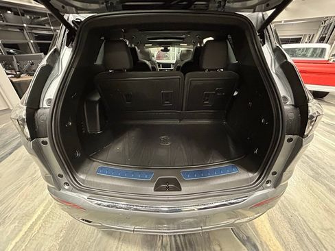 Used 2023 Buick Enclave Avenir w/ Avenir Technology Package image 50