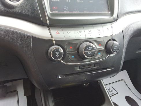 Used 2015 Dodge Journey R/T w/ Flexible Seating Group FWD image 16