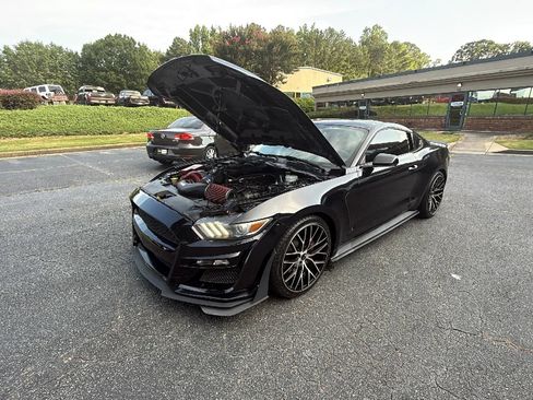 Used 2017 Ford Mustang GT Premium w/ Equipment Group 401A RWD image 26