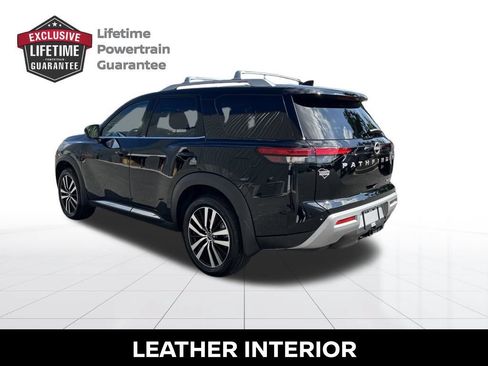 Certified 2025 Nissan Pathfinder Platinum w/ Cargo Package FWD image 4