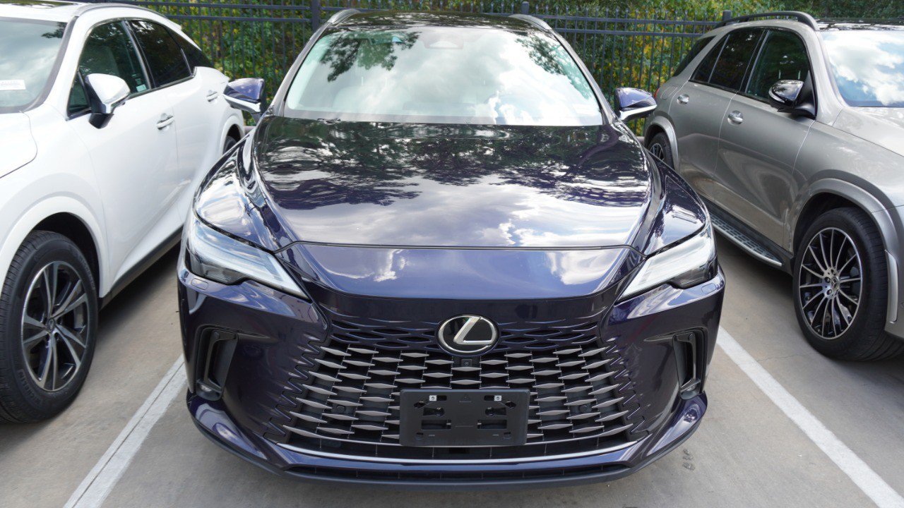 Used 2023 Lexus RX 350 FWD w/ Accessory Package (Z1) image 2