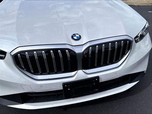 Used 2024 BMW 530i xDrive w/ Premium Package AWD/4WD image 31