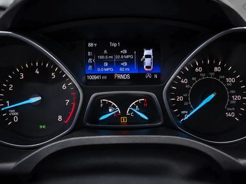 Used 2017 Ford Escape SE FWD image 4