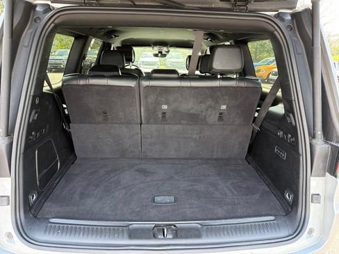 Used 2024 Jeep Wagoneer Series III AWD/4WD image 13