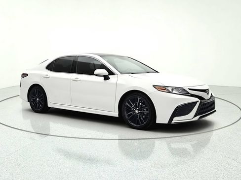 Used 2023 Toyota Camry XSE w/ Navigation Package FWD image 9