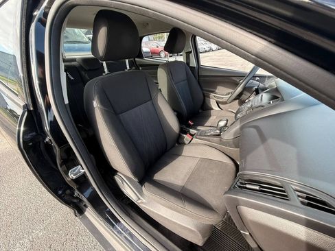 Used 2017 Ford Focus SE FWD image 17