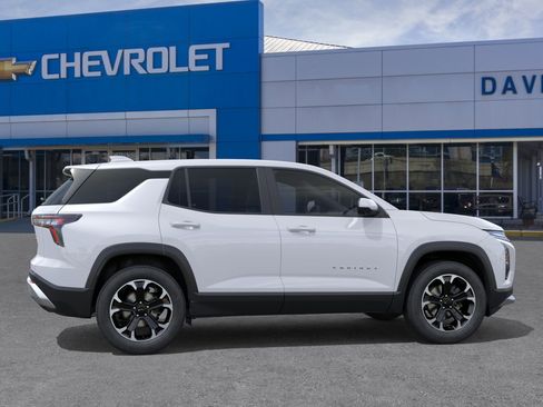 New 2026 Chevrolet Equinox LT w/ Convenience Package II FWD image 5